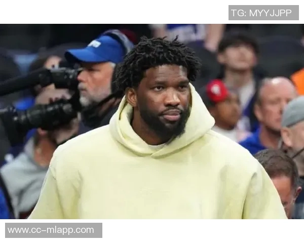 德里克怀特称恩比德为顶级大个子强调团队合作是限制他的关键