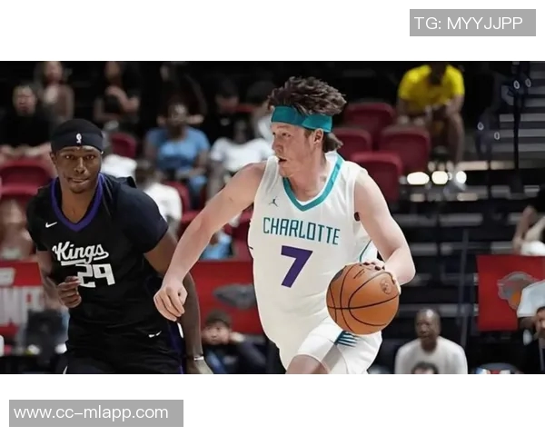 黄蜂主帅盛赞克尼佩尔实力与谦逊积极态度提升球队士气